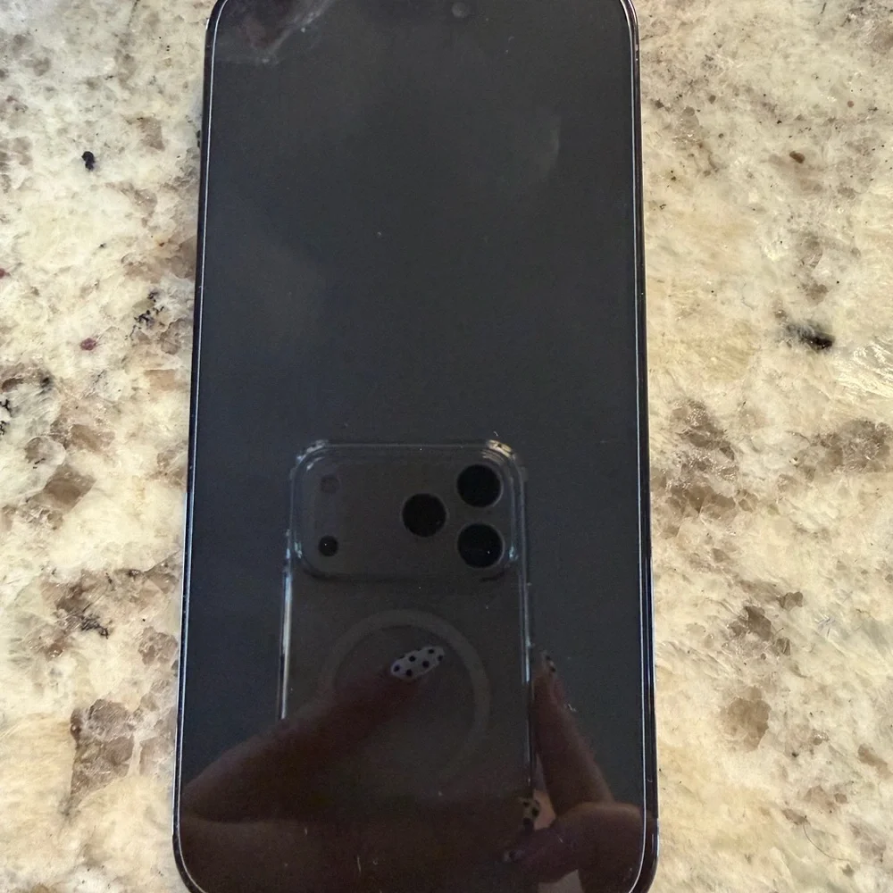 IPhone 14 pro Max 512 GB looks brand new